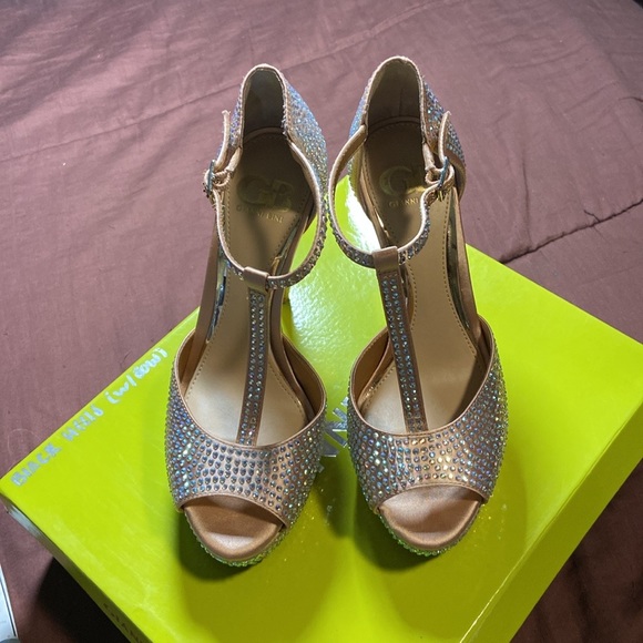 Platform Peep-Toe Sparkly Heels.  Gianni Bini Brand. EUC - Picture 12 of 16